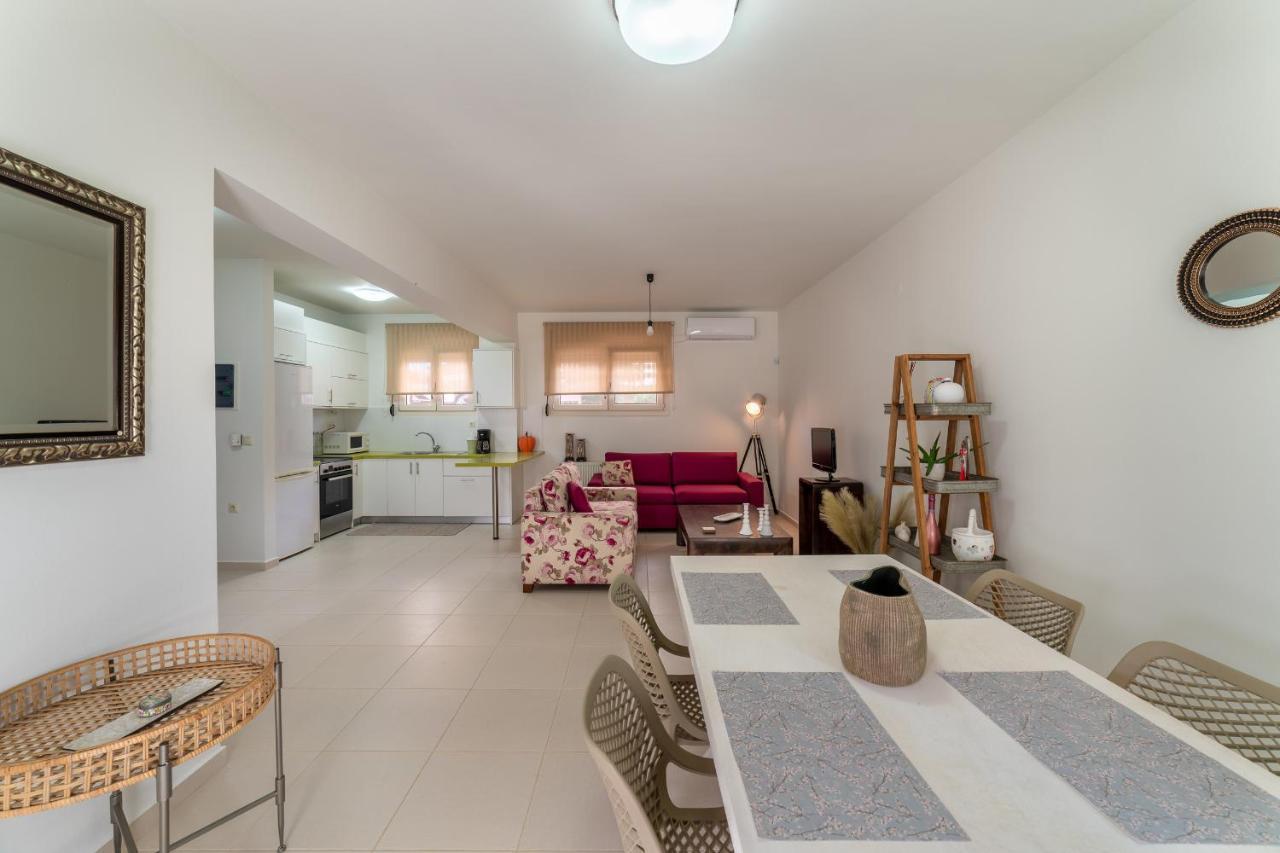Cornelia Serena Gouves Apartament